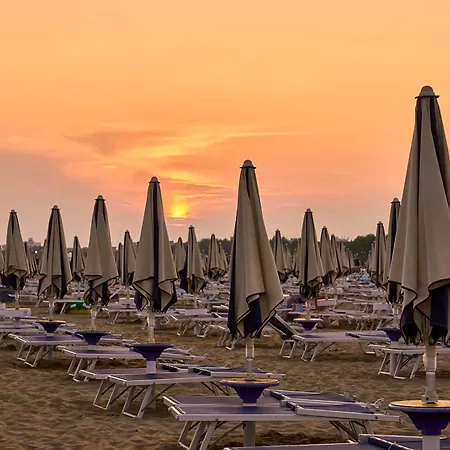 One Bedroom Flat With Balcony Next To The Sea Appartamento